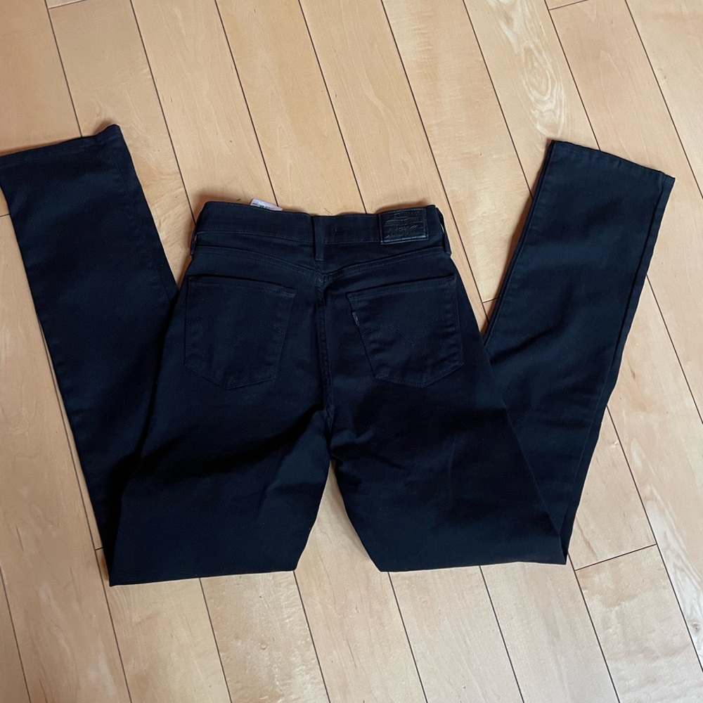 LEVIS JEANS